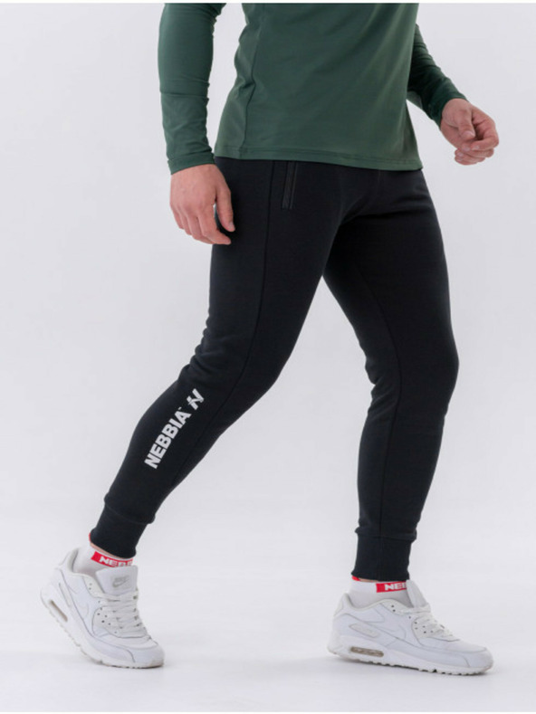 Nebbia Schmale Jogginghose mit Reißverschlusstaschen "Re-gain" 320 Schwarz