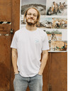 DOBRO Weißes Herren-T-Shirt DOBRO. Skate World Better