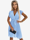 numoco Chiffon-Plisseekleid mit Rüschenausschnitt – Hellblau Numoco