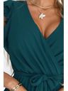 numoco 374-8 POLINA Plissiertes Kleid mit Ausschnitt und Volants - grün